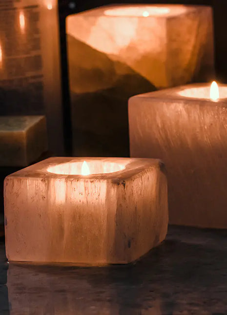 Candle Holder with Sugar Rock and Aromatherapy Design